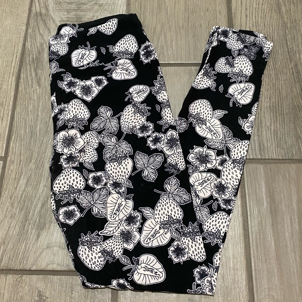 LuLaRoe leggings, black leggings with white strawberries pattern, one size